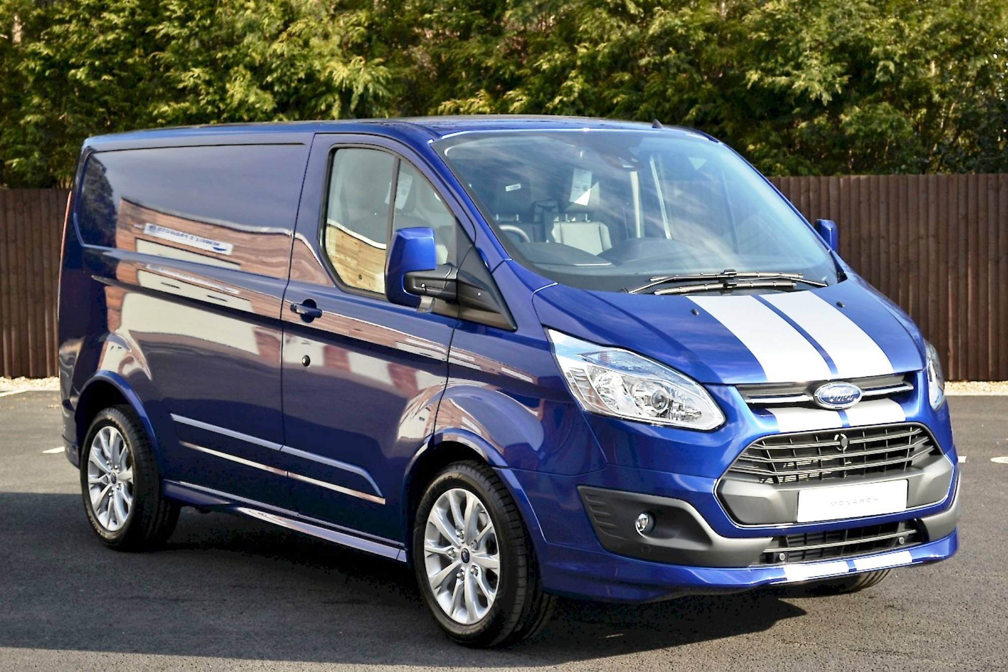 Купить форд транзит 155 л с. Ford Transit Custom. Ford Transit Custom 2016. Ford Transit Custom 2022. Ford Transit Custom Sport.